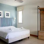 Majorca Sul Mare In Centro A Con Area Fitness Риччоне