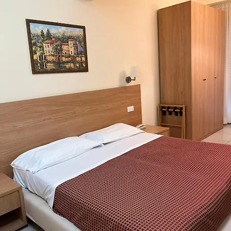 Otel Majorca Sul Mare In Centro A Con Area Fitness Riccione