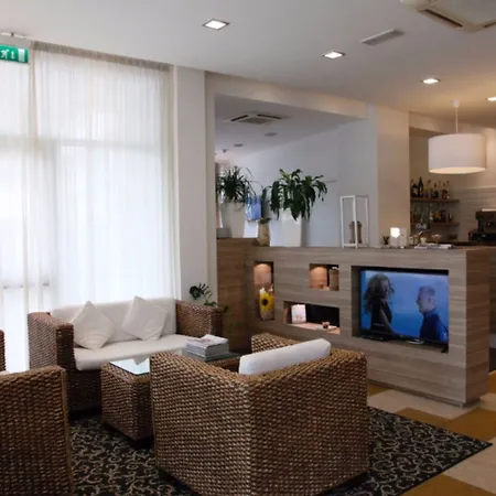 Hotel Majorca Sul Mare In Centro A Con Area Fitness 3*